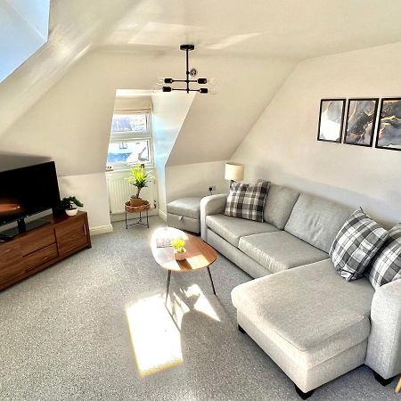 Swanage Holiday Penthouse Apartment, Moments From Beach And Town, On Site Parking, Fast Wifi, Sleeps Up To 6, Rated Exceptional المظهر الخارجي الصورة