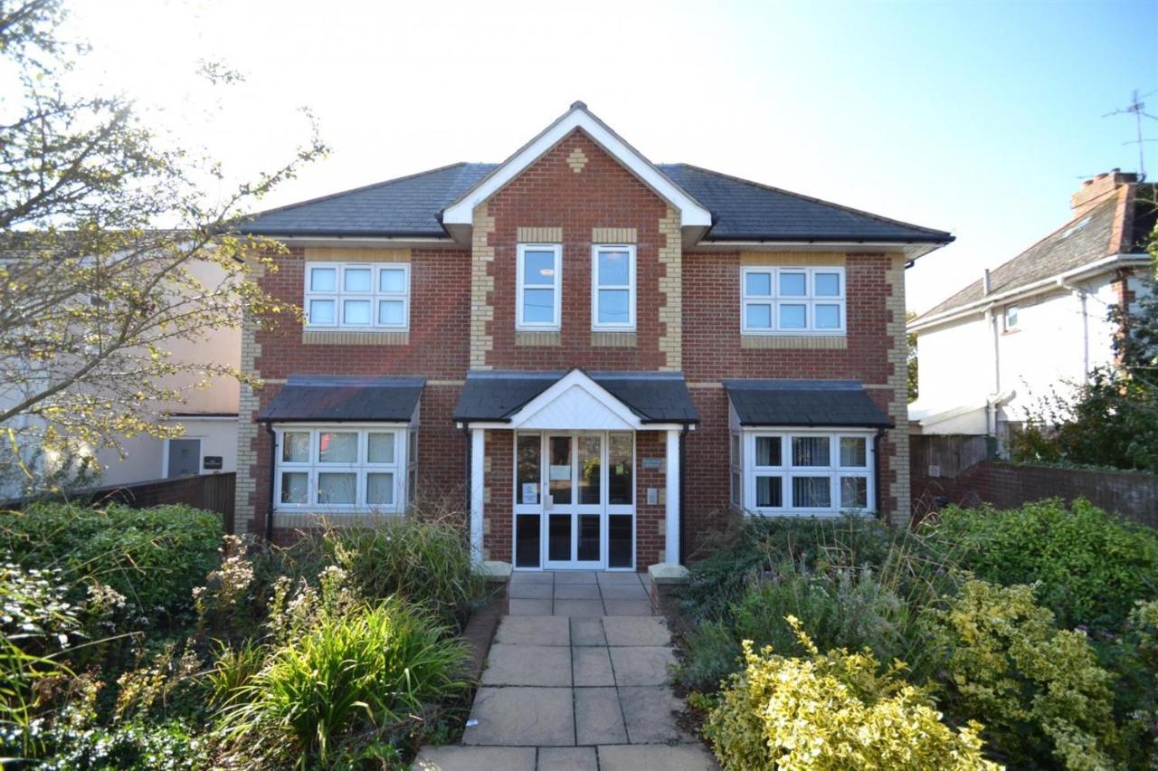 Swanage Holiday Penthouse Apartment, Moments From Beach And Town, On Site Parking, Fast Wifi, Sleeps Up To 6, Rated Exceptional المظهر الخارجي الصورة