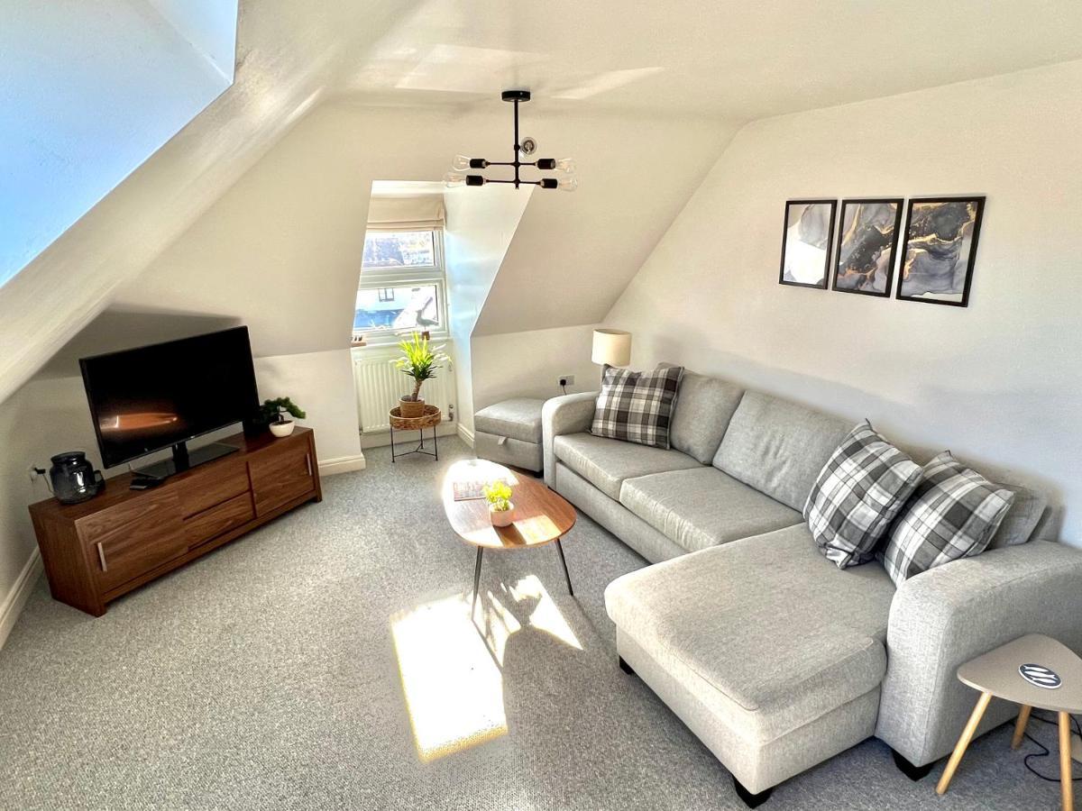 Swanage Holiday Penthouse Apartment, Moments From Beach And Town, On Site Parking, Fast Wifi, Sleeps Up To 6, Rated Exceptional المظهر الخارجي الصورة